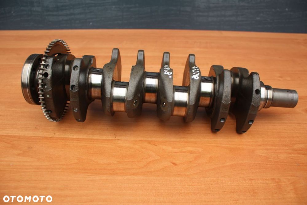 WAŁ KORBOWY MERIVA B 1.7CDTI Z17DTR  55557749 - 9