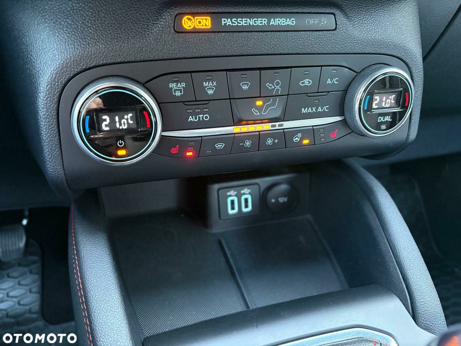 Ford Kuga 1.5 EcoBoost FWD ST-Line - 33