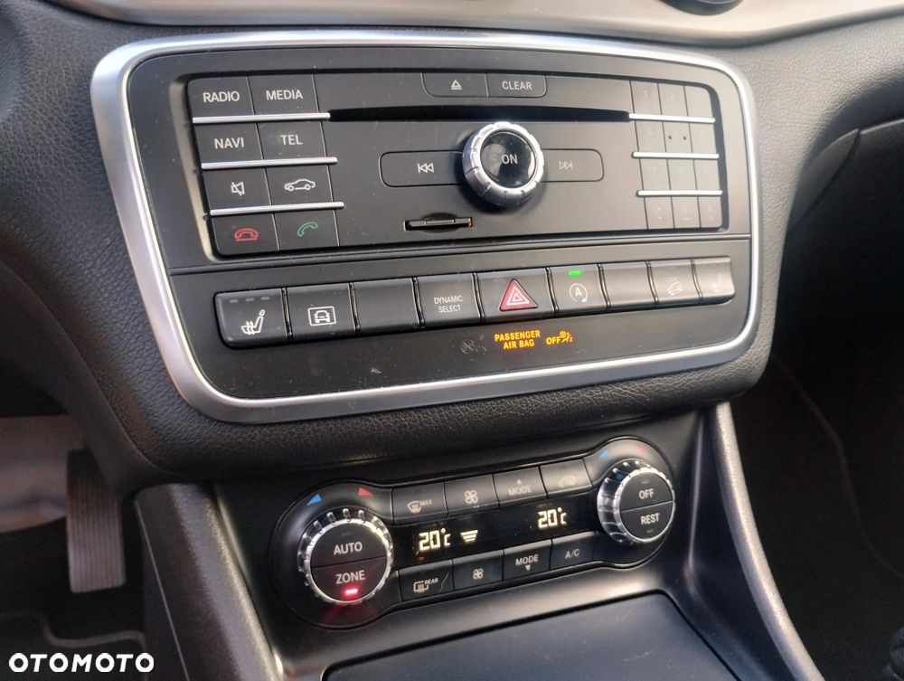 Mercedes-Benz GLA 250 4-Matic AMG Line - 31