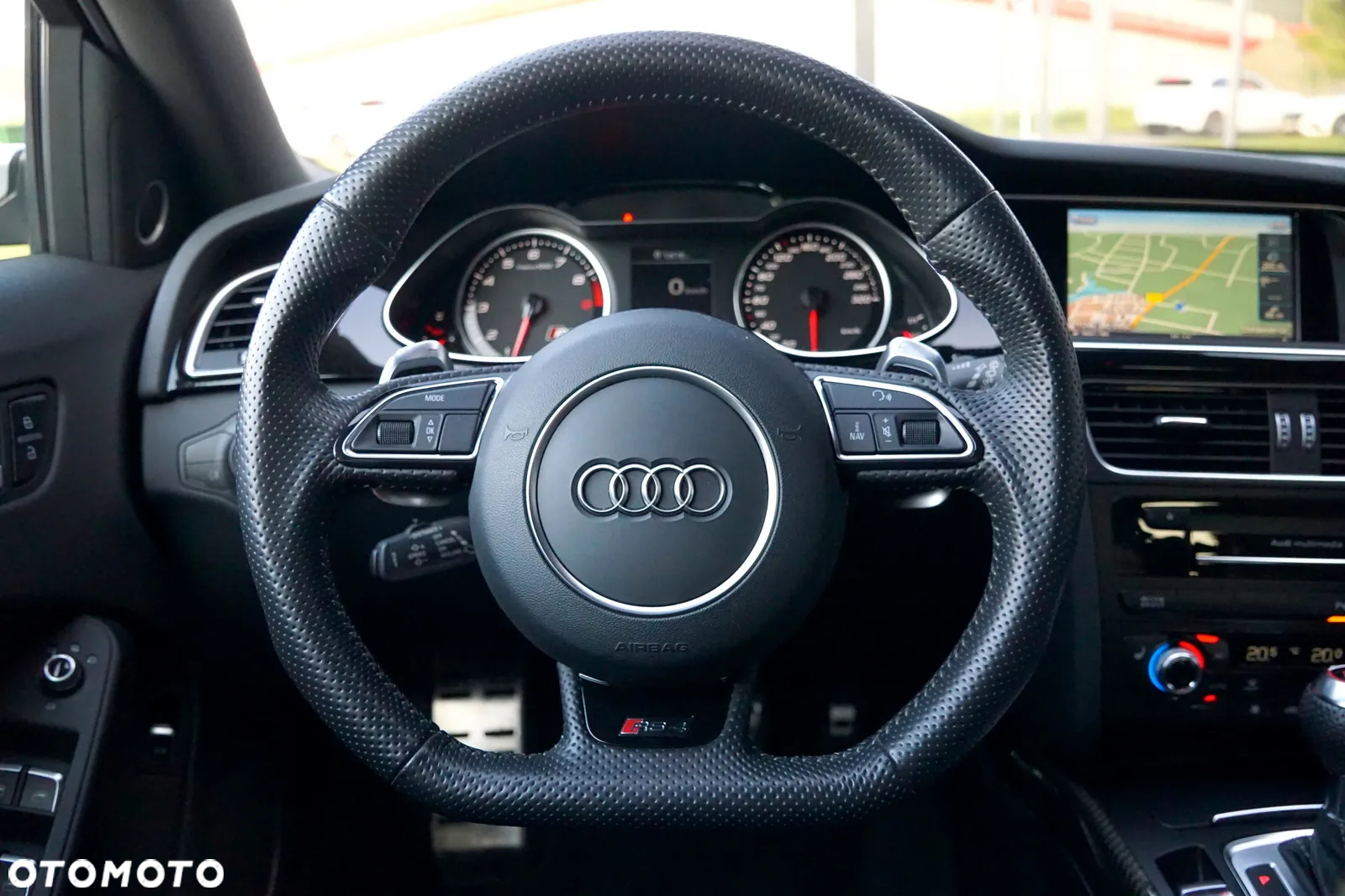 Audi RS4 Standard - 28