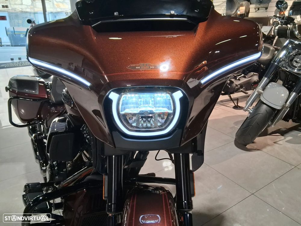 Harley-Davidson Street Street Glide CVO - 12