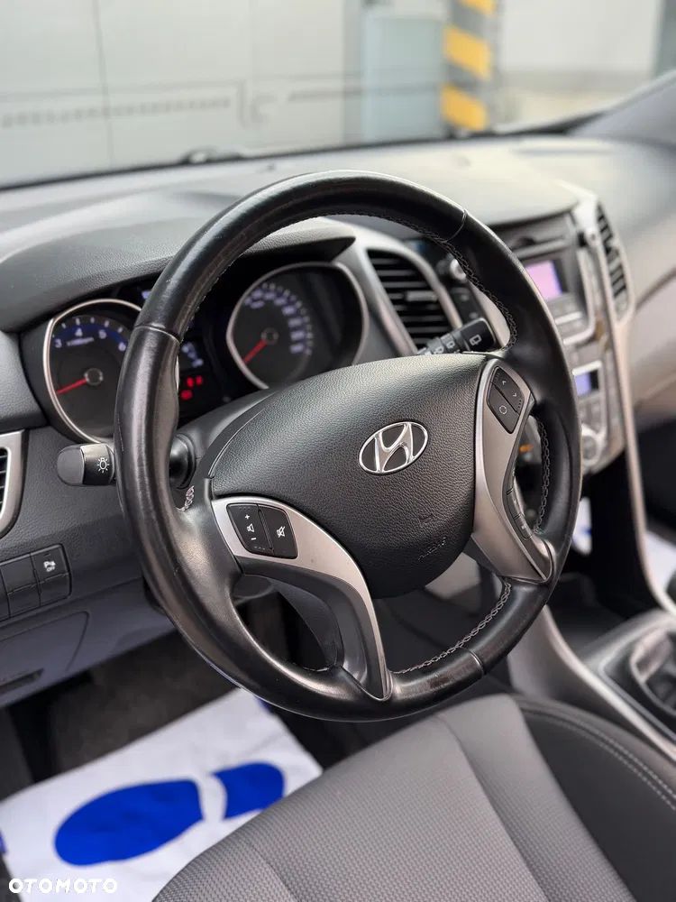 Hyundai i30 i30cw 1.6 Fifa World Cup Edition - 28