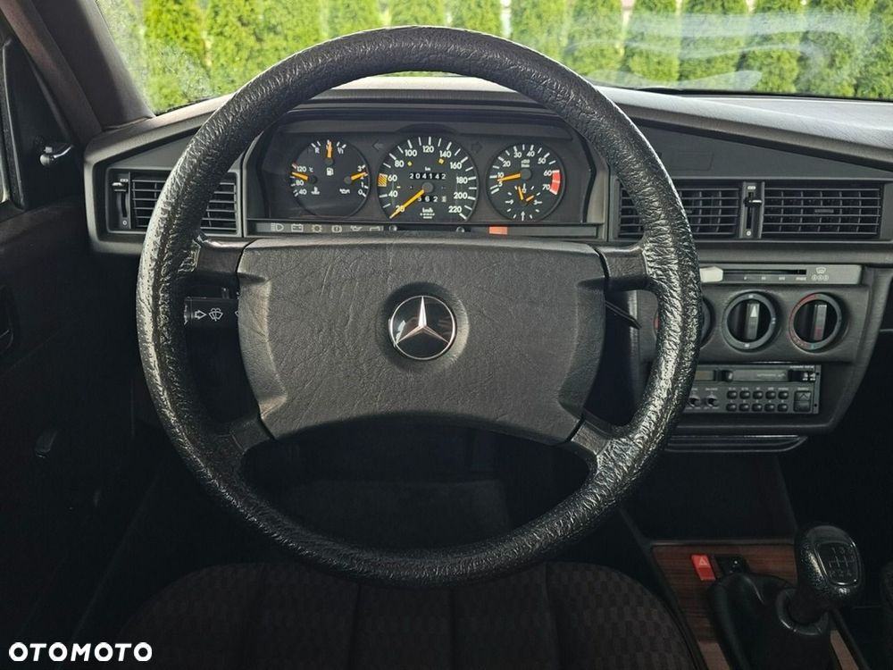 Mercedes-Benz W201 (190) - 15