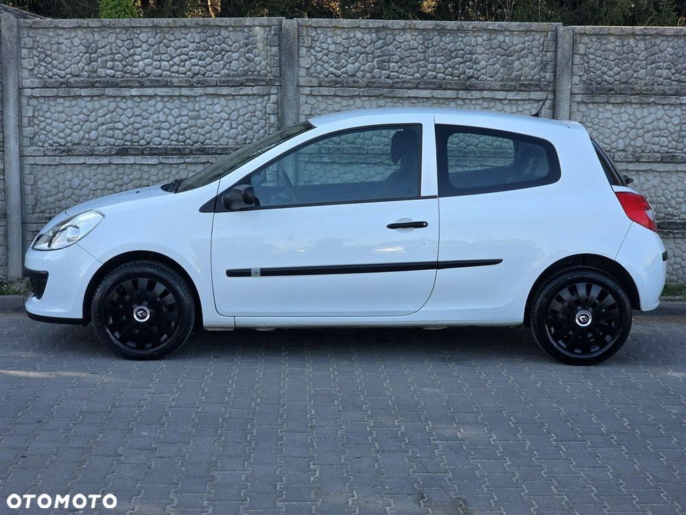 Renault Clio 1.2 16V Authentique - 4
