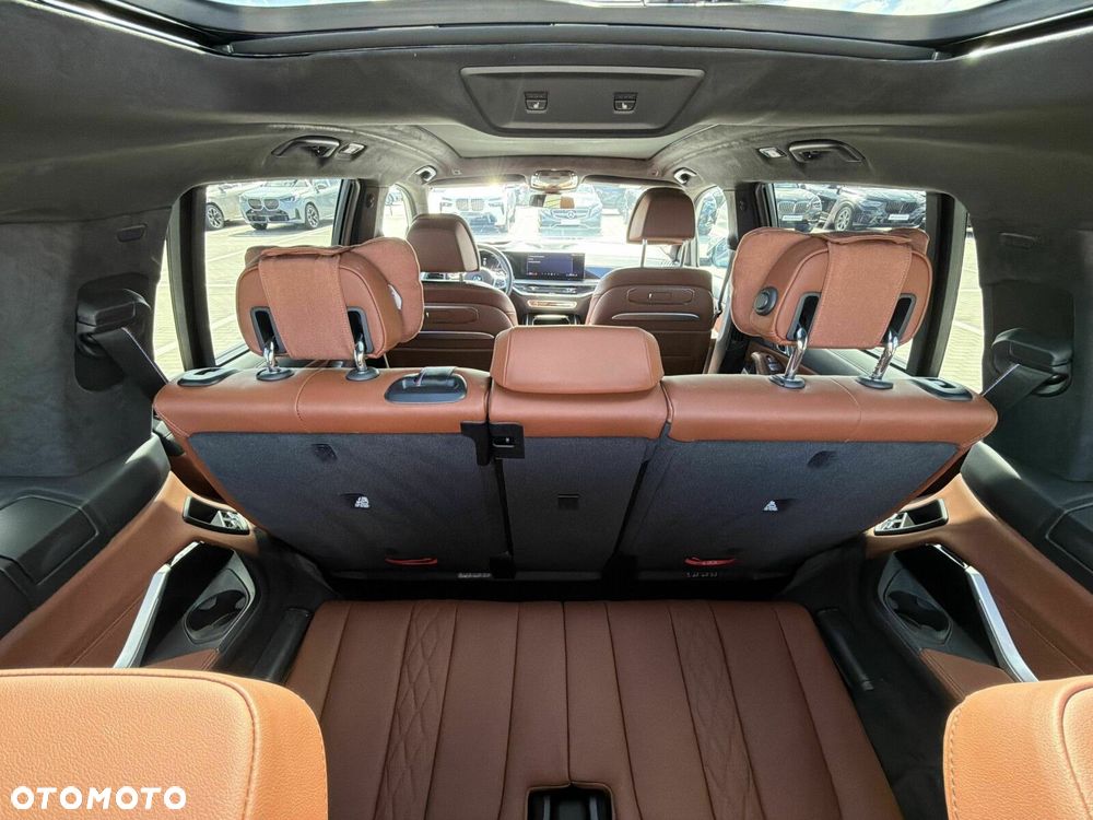 BMW X7 - 26
