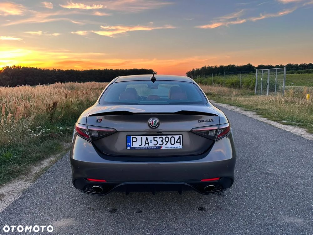 Alfa Romeo Giulia 2.0 Turbo 16V AT8 Veloce - 9