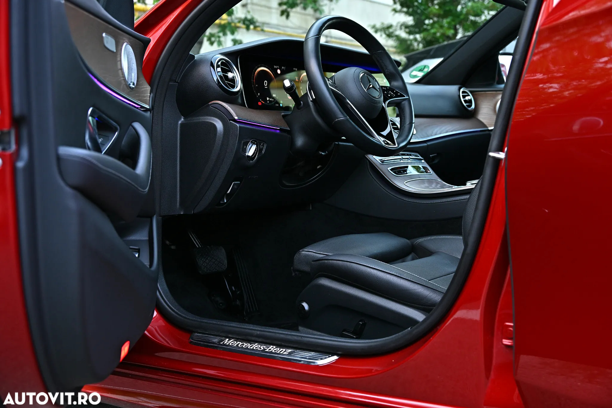 Mercedes-Benz E 300 de T 9G-TRONIC AMG Line - 32