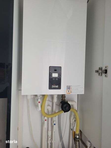 Vand apartament renovat in zona centru — fotografia 1