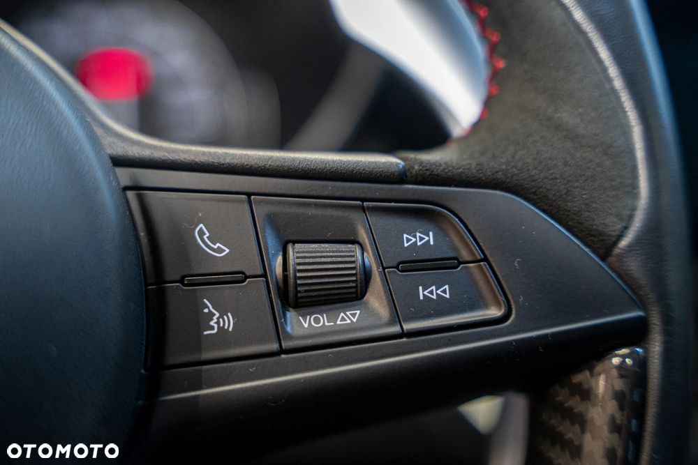 Alfa Romeo Giulia 2.9 Bi Turbo V6 Quadrifoglio - 24