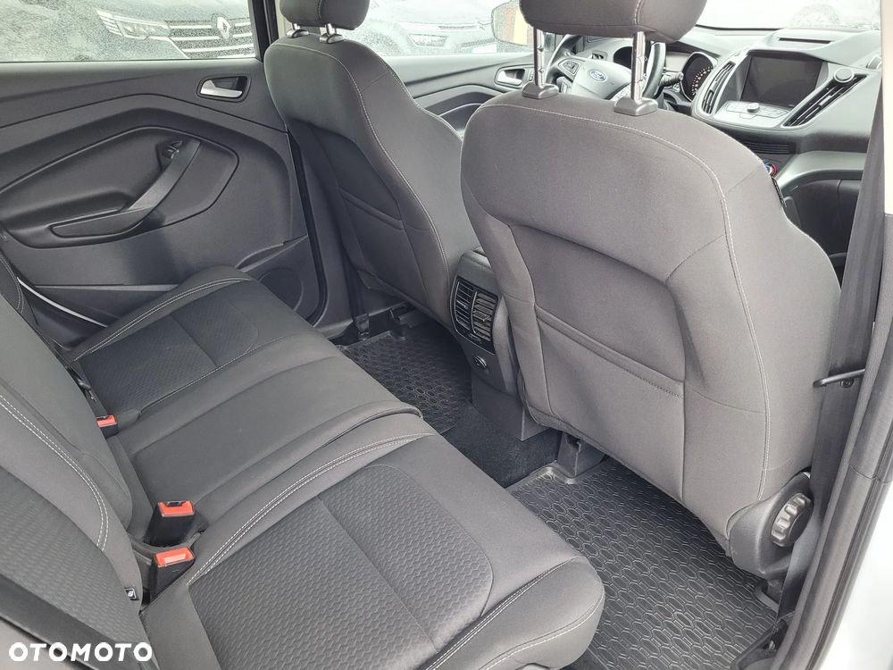Ford Kuga 1.5 EcoBoost 2x4 Cool & Connect - 11