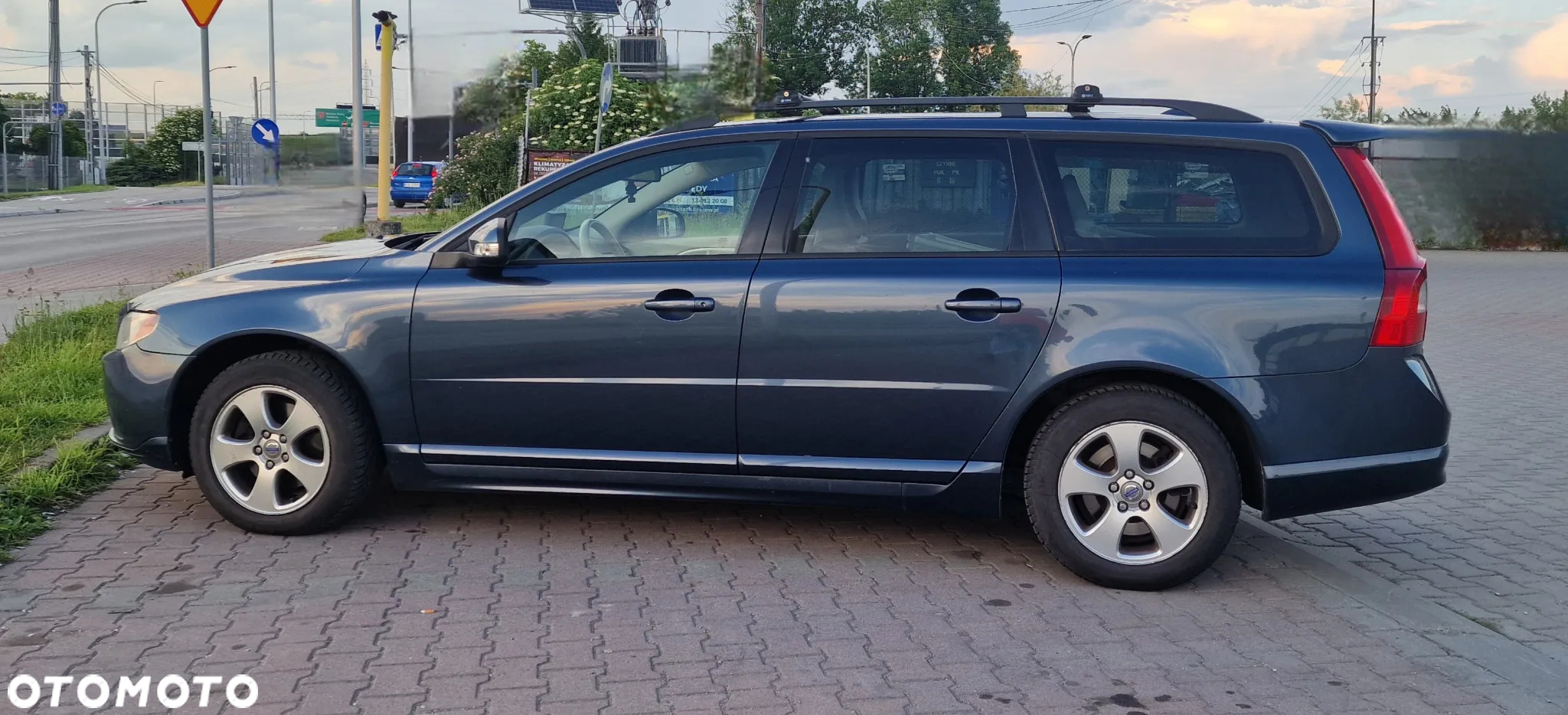 Volvo V70 2.0D Momentum - 4