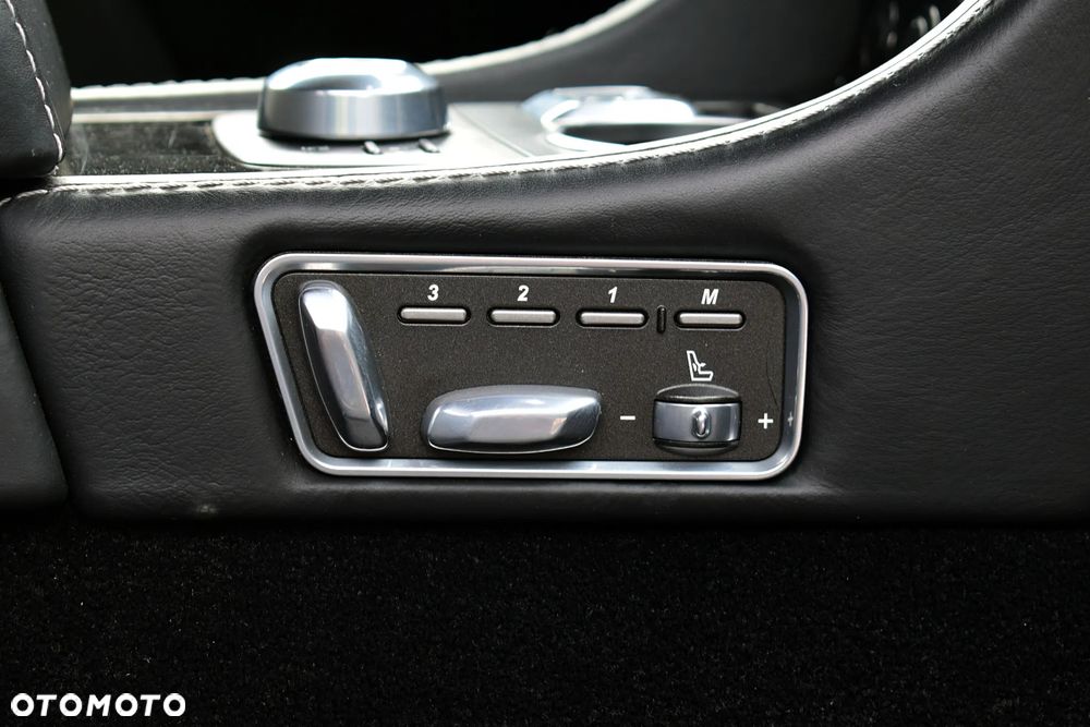 Aston Martin Rapide Luxe Touchtronic II - 18