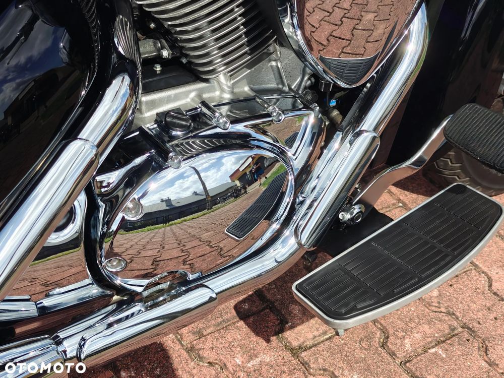 Suzuki Intruder - 4