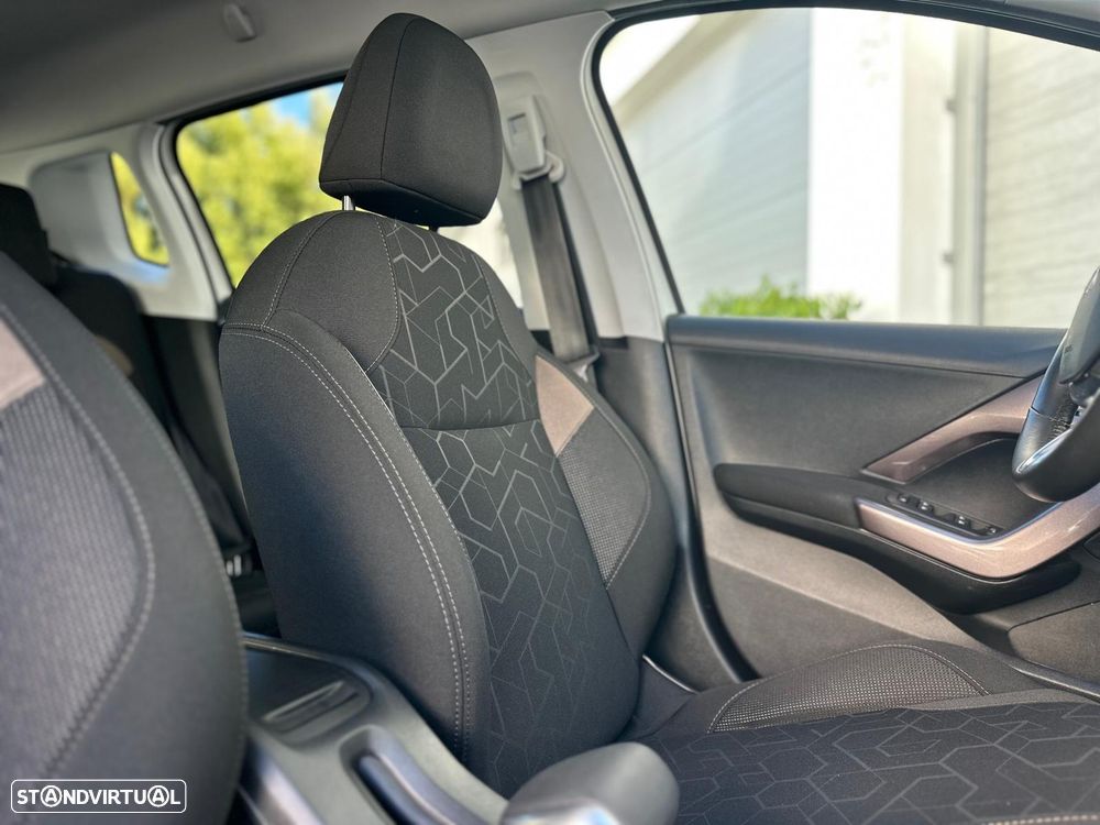 Peugeot 2008 - 13
