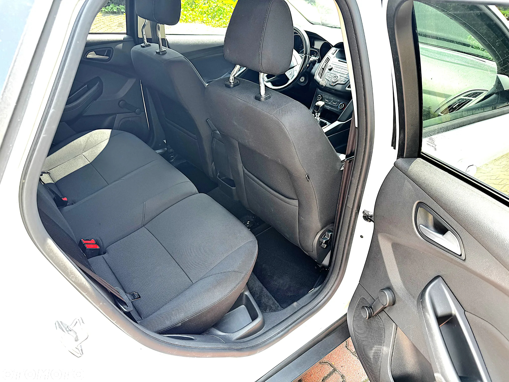 Ford Focus Turnier 1.0 EcoBoost Start-Stopp-System ACTIVE DESIGN - 10