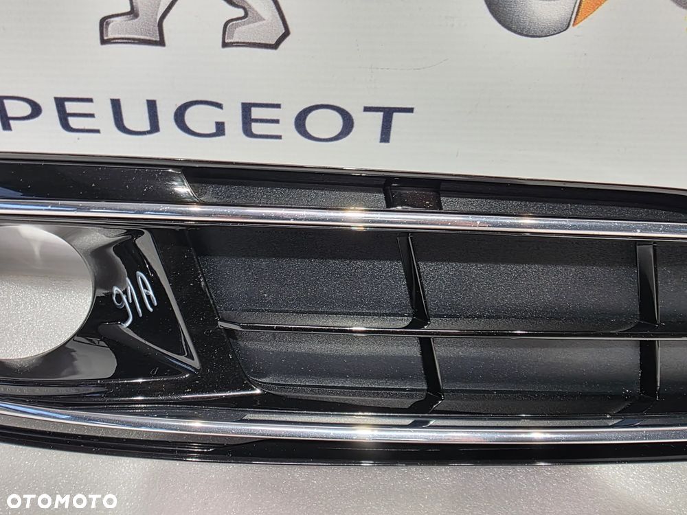 AUDI A8 4H0 D4 LIFT 13- LEWA / PRAWA KRATKA BOCZNA ZDERZAKA PRZEDNIEGO PRZÓD NR 4H0807680P / 4H0807680Q + 4K0807152B , 4H0807679P / 4H0807679Q + 4H0807151B NR AUKCJI KB91 - 5