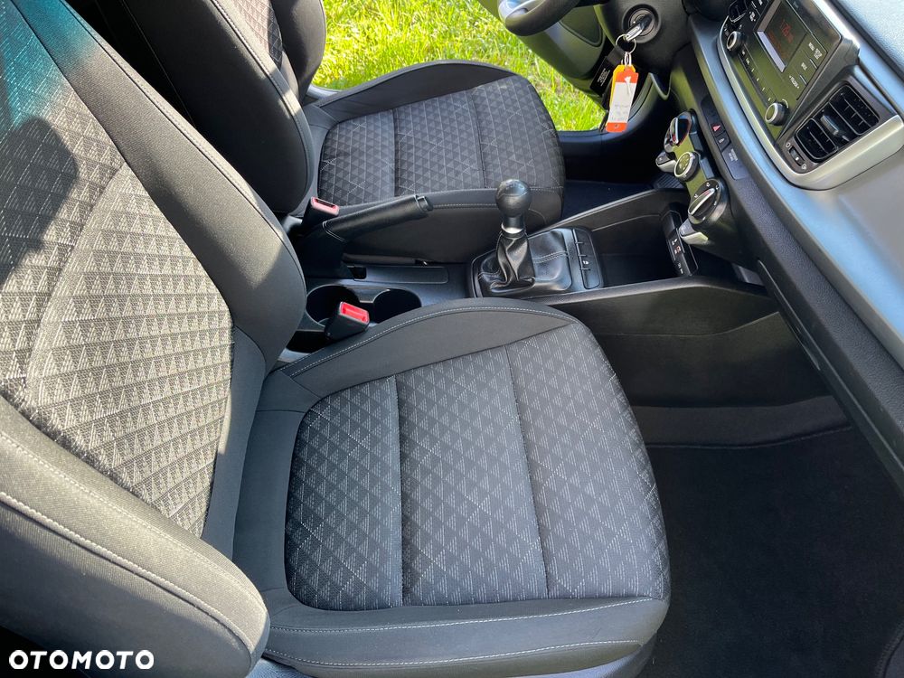 Kia Rio 1.2 Business Line - 39