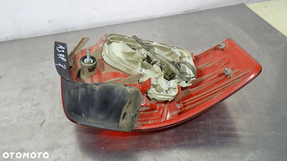 LAMPA PRAWA TYLNA AUDI A3 8P - 5