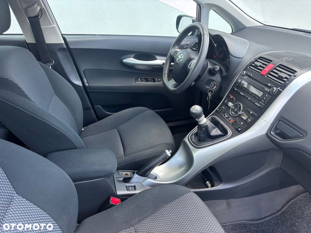 Toyota Auris 1.6 Life+ - 7