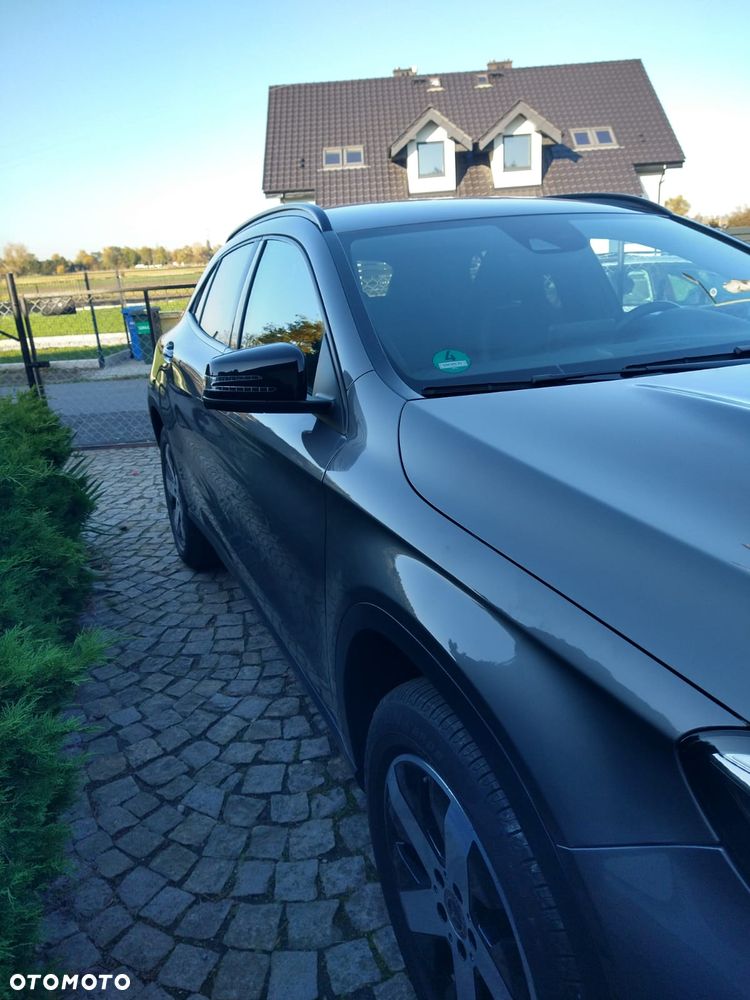 Mercedes-Benz GLA - 3
