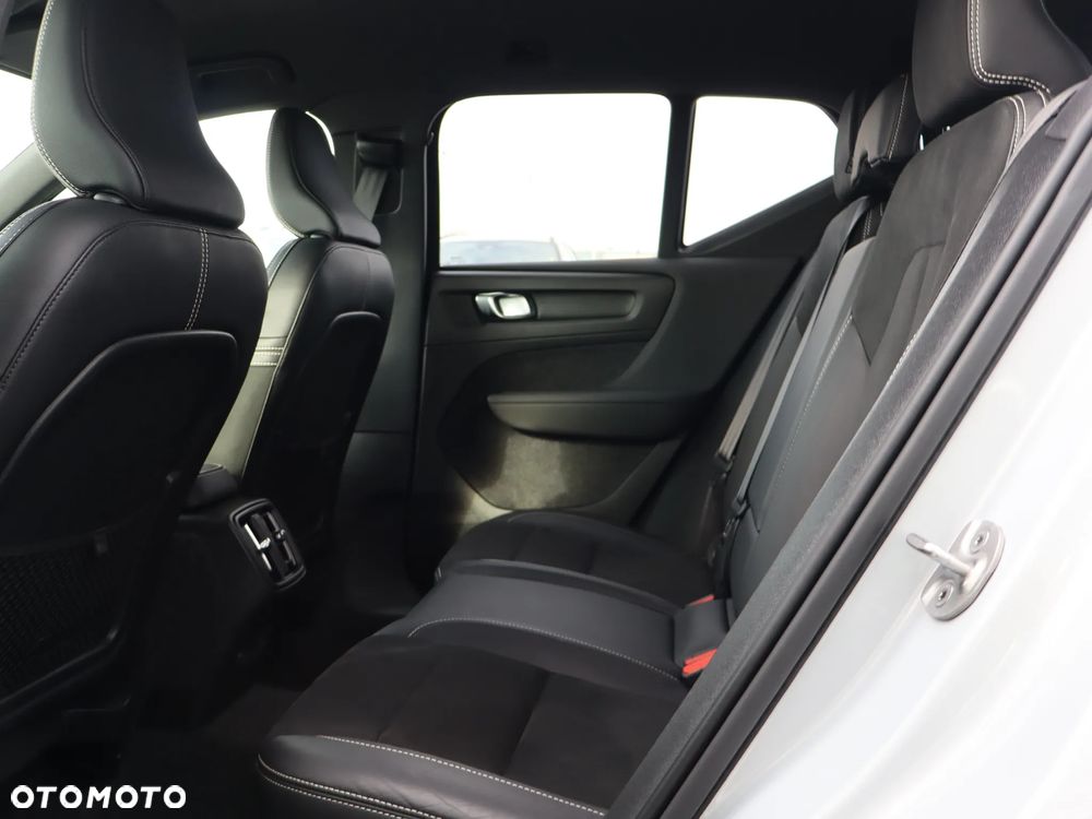 Volvo XC 40 T3 R-Design - 16