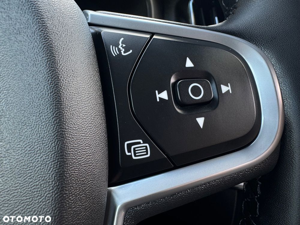 Volvo XC 60 B4 D Geartronic Momentum Pro - 38