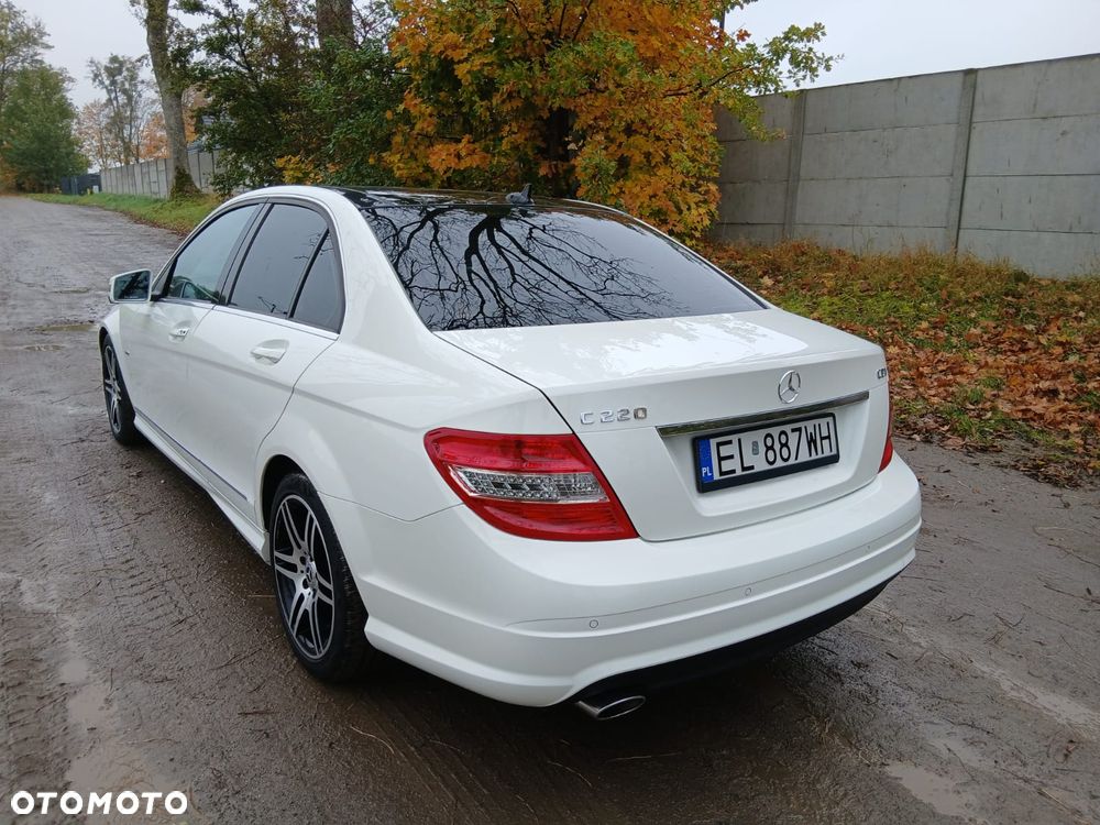 Mercedes-Benz C-Class 2010 photo 2