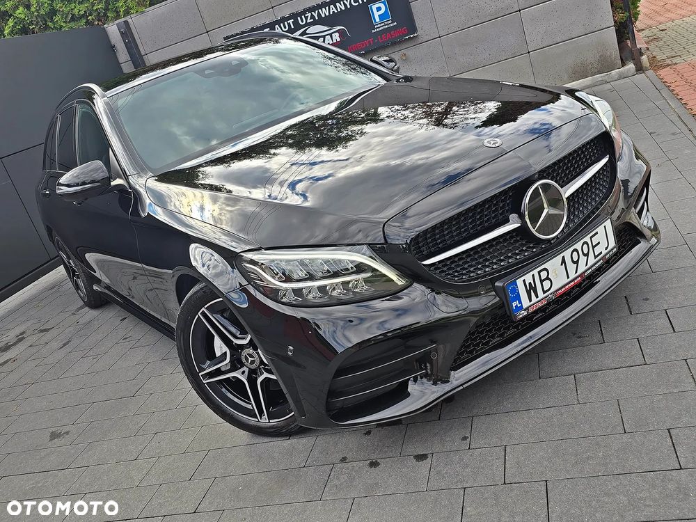 Mercedes-Benz Klasa C 300 4Matic 9G-TRONIC Night Edition - 3