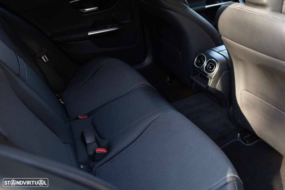 Mercedes-Benz C 300 e Avantgarde - 39