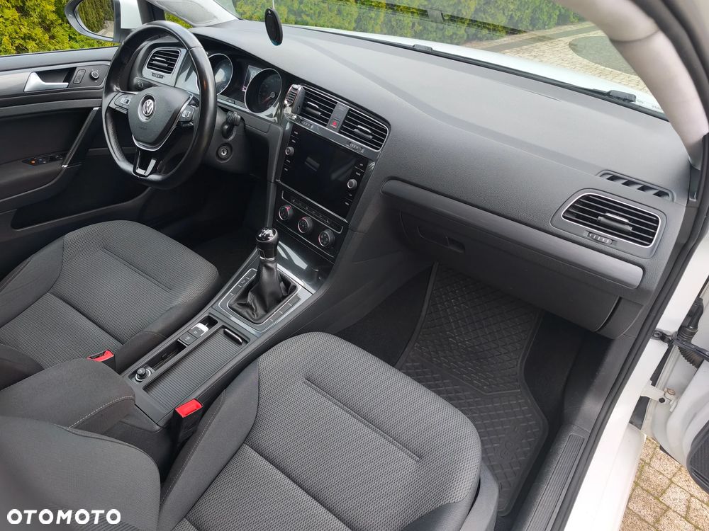 Volkswagen Golf 1.0 TSI (BlueMotion Technology) Trendline - 29