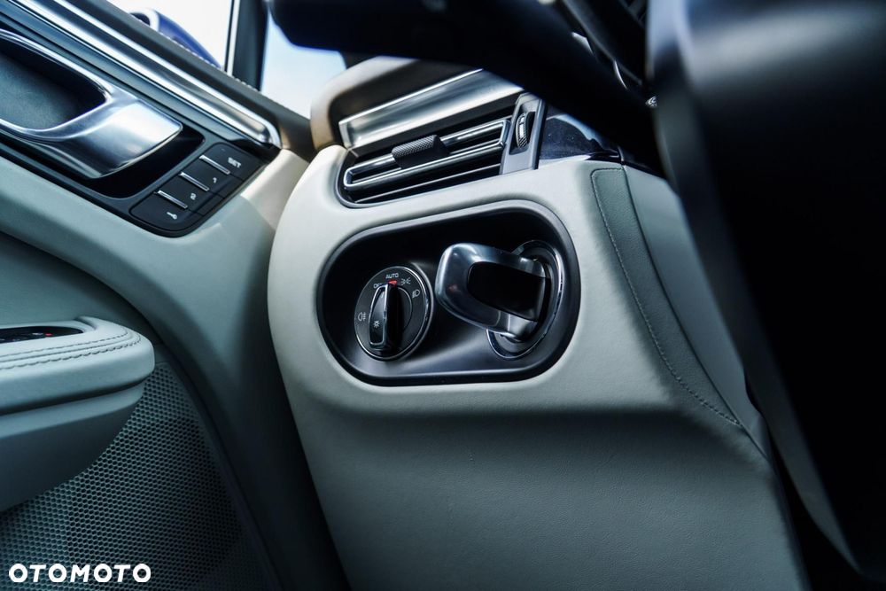 Porsche Macan Standard - 28
