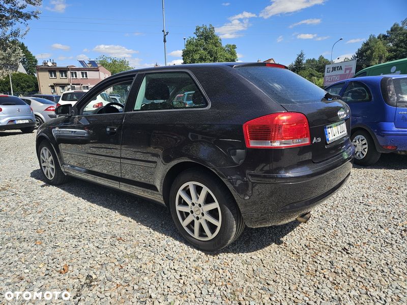 Audi A3 3-drzwiowe 1.6 Attraction - 4