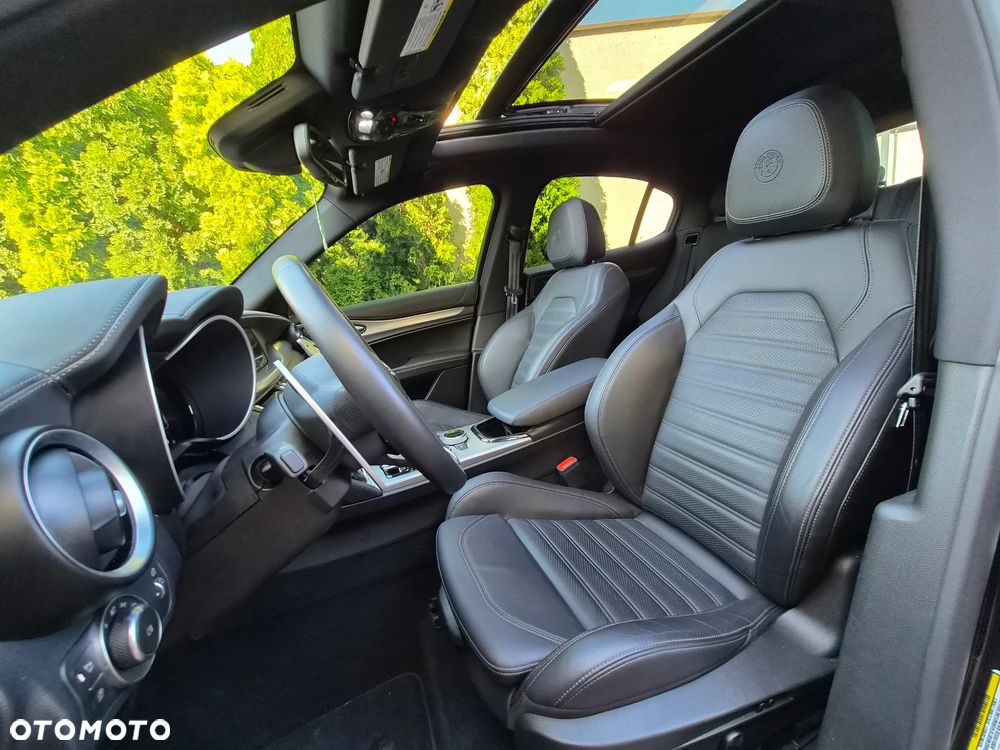Alfa Romeo Stelvio - 19