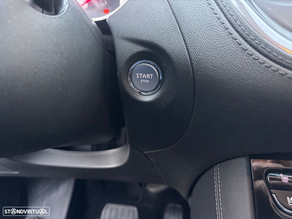 Opel Grandland X 1.2 T Design & Tech AT - 13