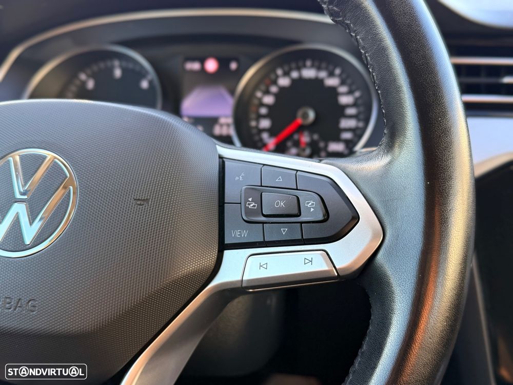 VW Passat Variant 2.0 TDi Business DSG - 22