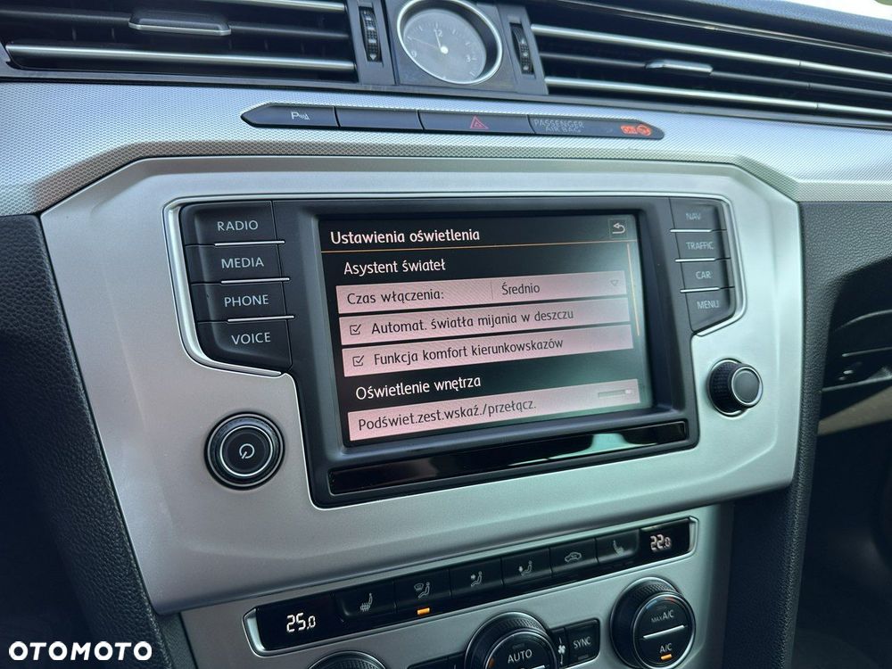 Volkswagen Passat Variant 2.0 TDI SCR Comfortline - 25