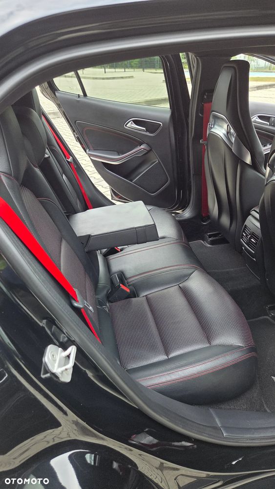 Mercedes-Benz GLA 45 AMG 4-Matic - 33