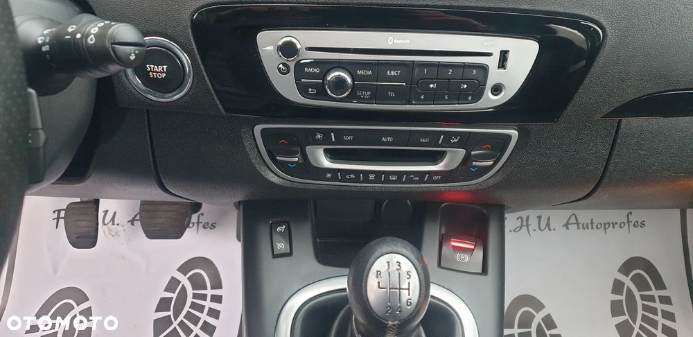 Renault Scenic ENERGY TCe 115 Bose Edition - 17