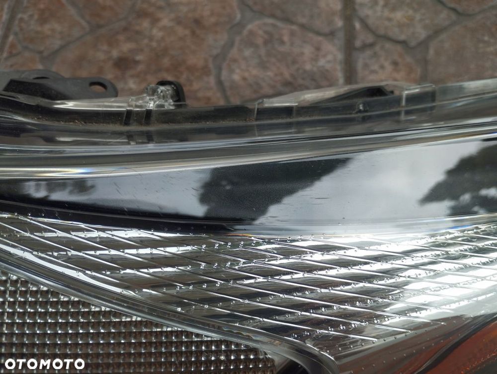 Lampa lewa Toyota Prius IV 4 XW50 2015-2019 - 3