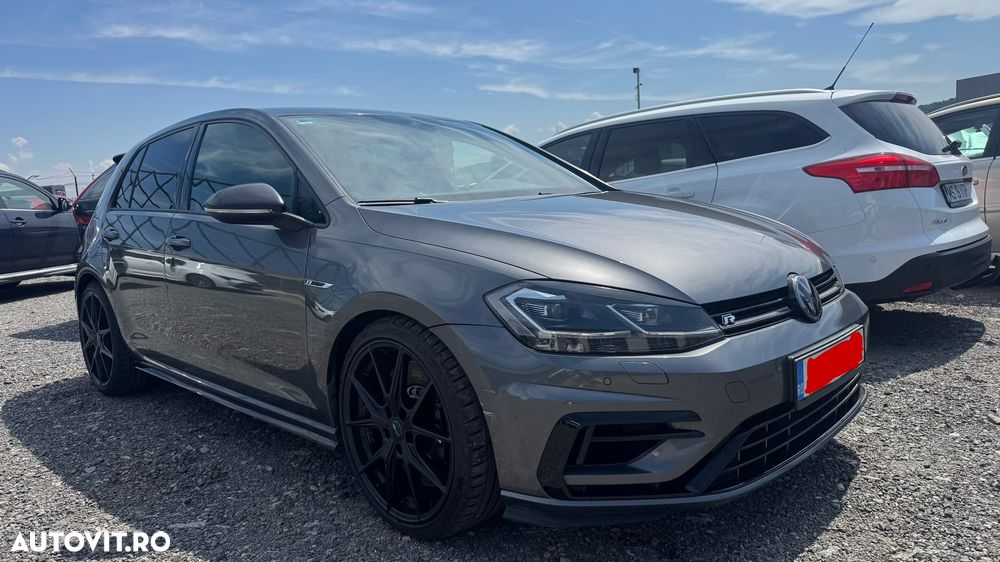Volkswagen Golf - 2