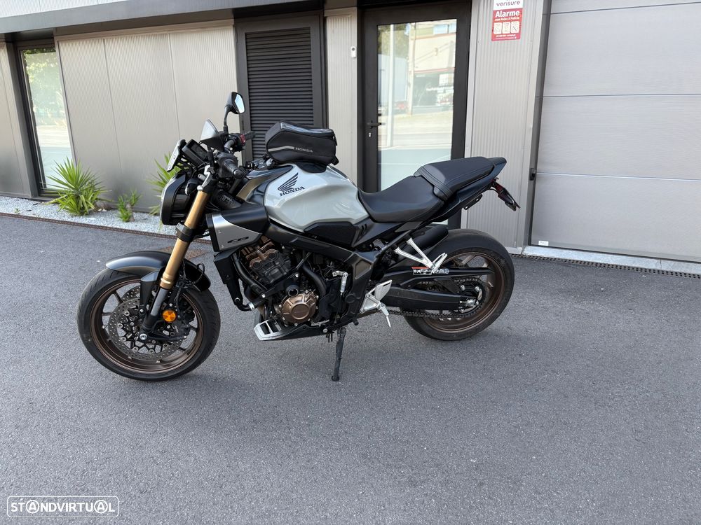 Honda CB 650 RA - 13