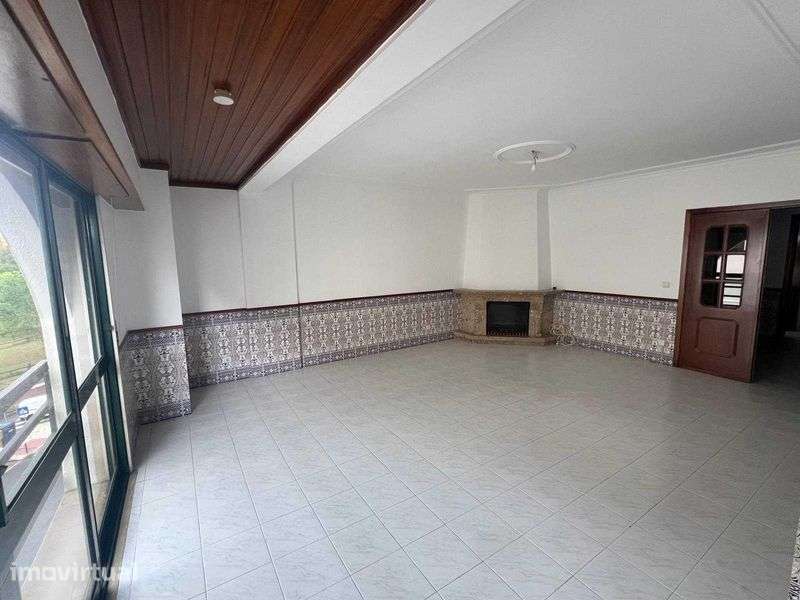 Apartamento T3 Massama - Excelente Localização - Grande imagem: 4/9