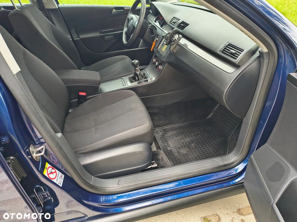 Volkswagen Passat 2.0 TDI BlueMotion Technology Comfortline - 9
