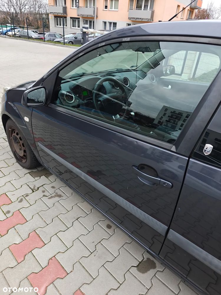 Ford Fiesta 1.4 Ghia - 13