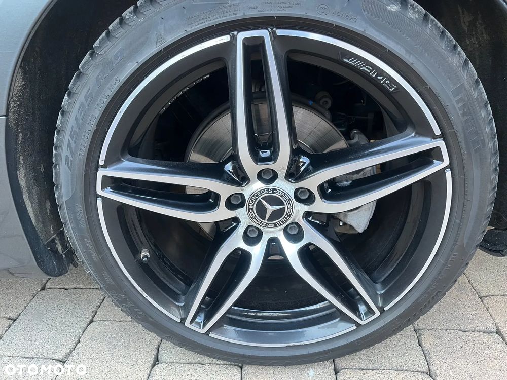 Mercedes-Benz Klasa E 220 d 4-Matic 9G-TRONIC - 13