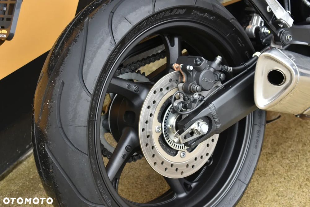 Honda Hornet - 32