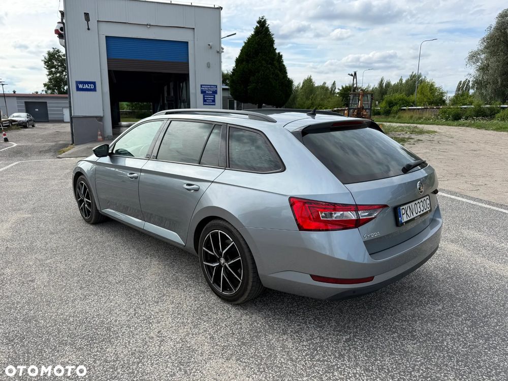 Skoda Superb 2.0 TDI Premium Edition - 28