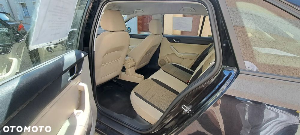 Skoda RAPID 1.2 TSI Ambition - 6