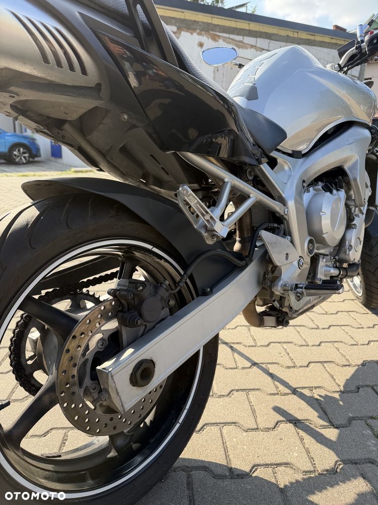 Yamaha FZ6 - 8
