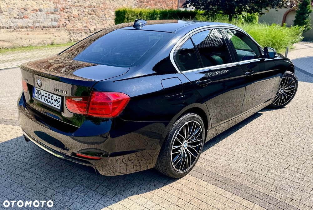 BMW Seria 3 328i xDrive Luxury Line - 8